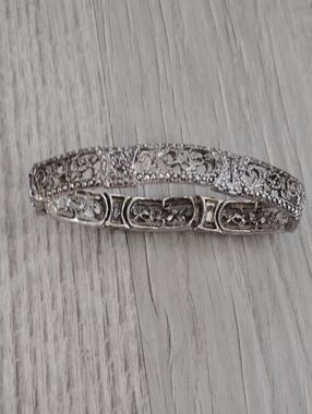 Ornate Silver Filigree Bracelet - Vintage-Inspired Silver
